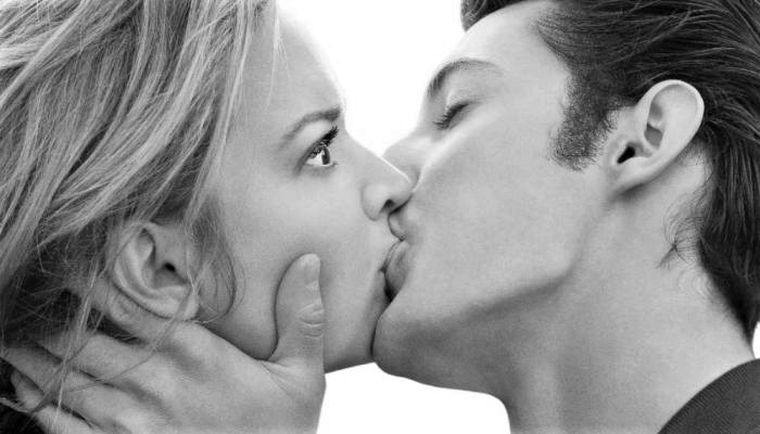 10 Passionate Kisses That You Should Know and Give